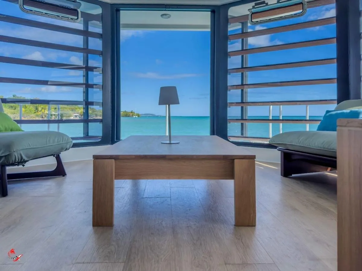 Πλωτό κατάλυμα Maison Sur L Eau Dom Nature Lodge & Spa Sainte Luce