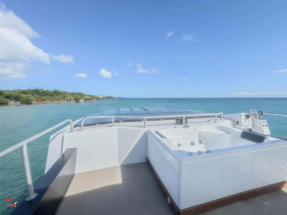 Πλωτό κατάλυμα Maison Sur L Eau Dom Nature Lodge & Spa Sainte Luce