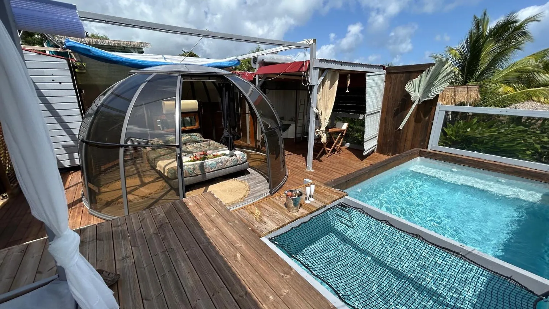 Πλωτό κατάλυμα Maison Sur L Eau Dom Nature Lodge & Spa Sainte Luce